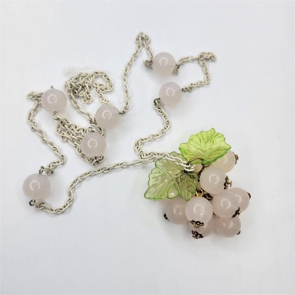 SMOKY White Grape Motif Cluster Round Beads with Green Glass Leaf Necklace - Picture 1 of 8